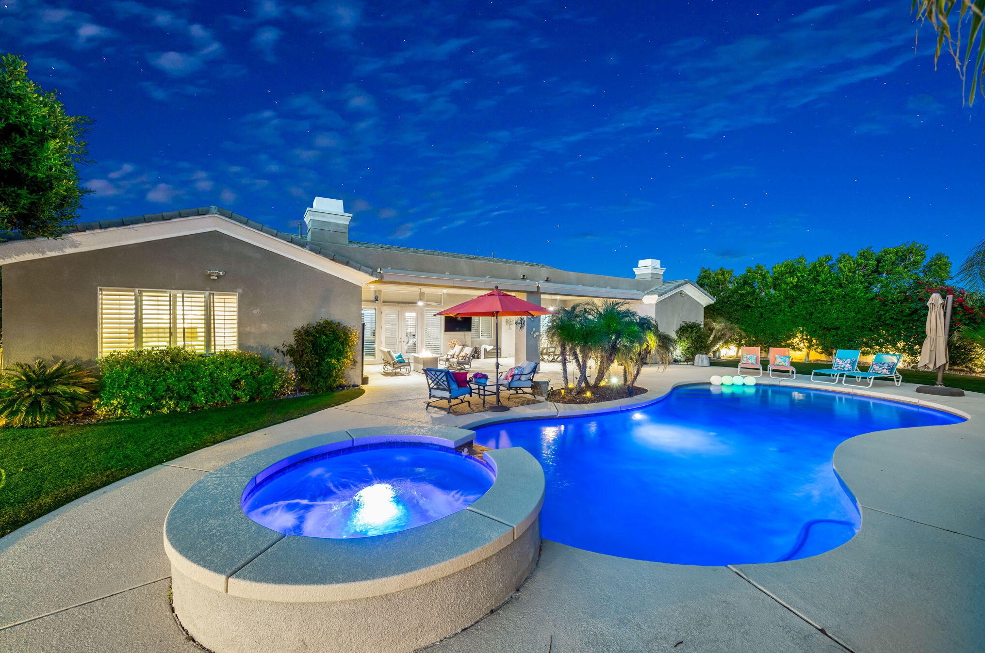 21 Paris Way, Rancho Mirage CA  92270-2721 exterior