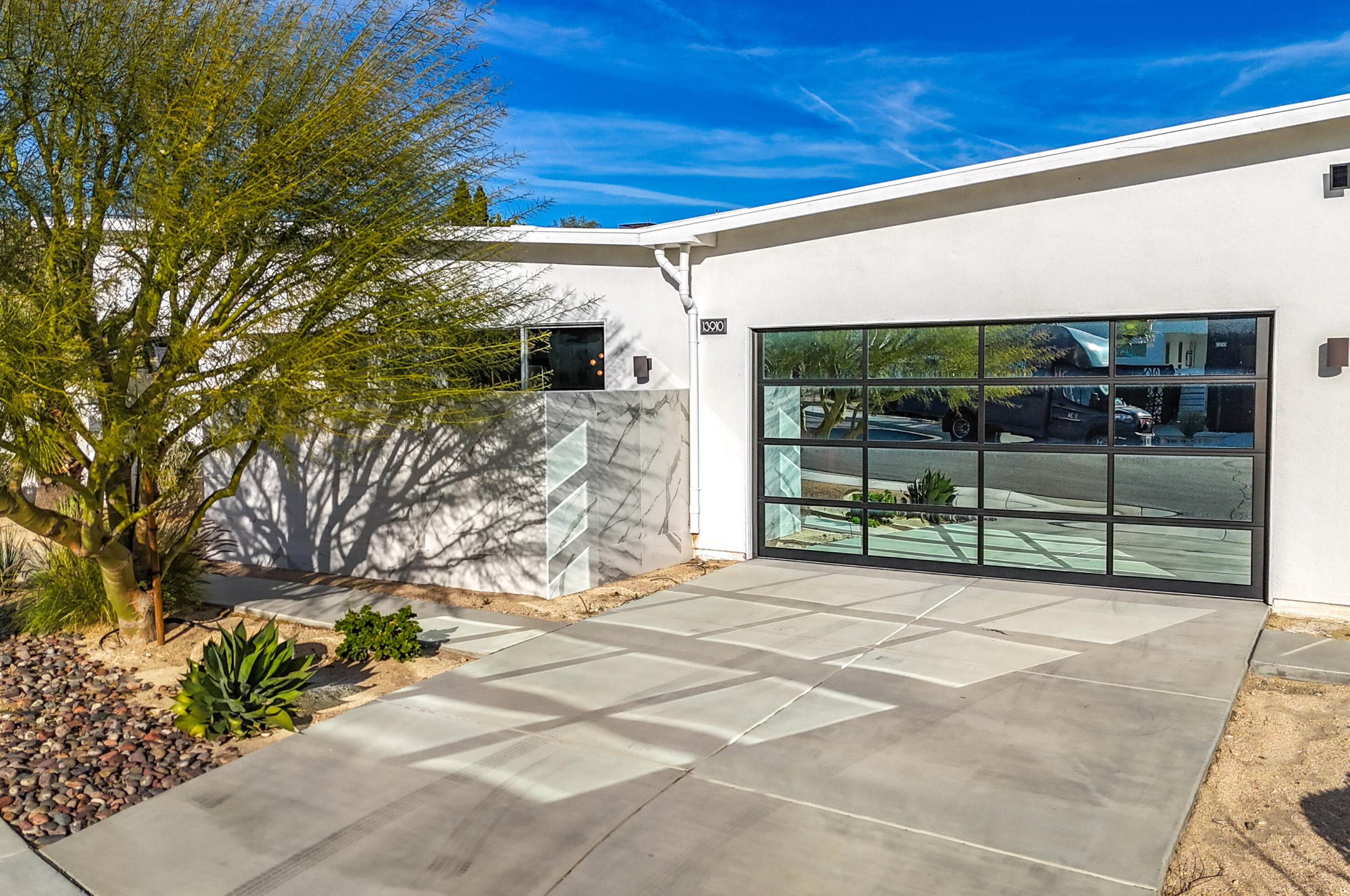 13910 Valley View Ct, Desert Hot Springs CA  92240-6585 exterior