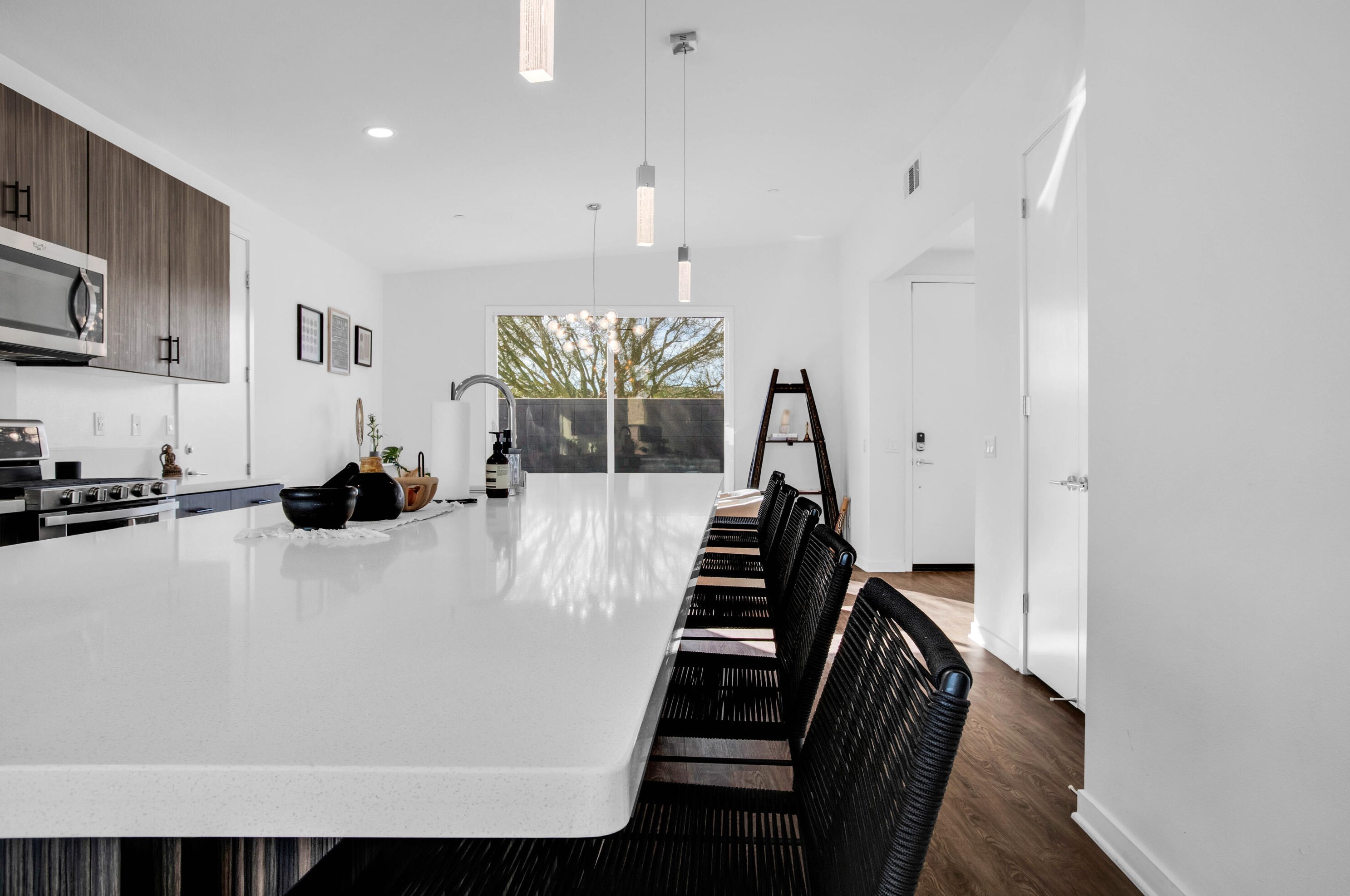 13910 Valley View Ct, Desert Hot Springs CA  92240-6585 exterior