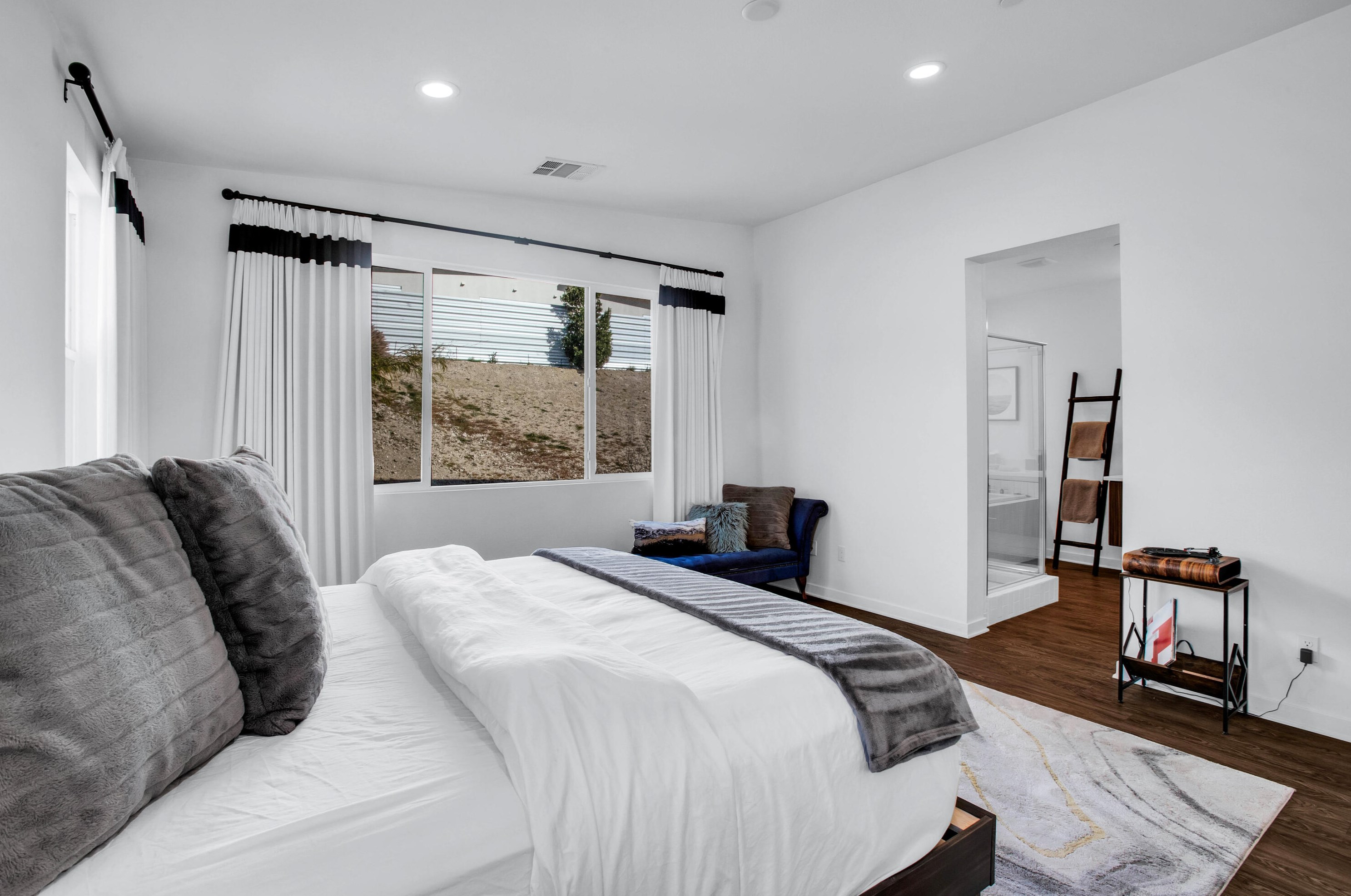 13910 Valley View Ct, Desert Hot Springs CA  92240-6585 exterior