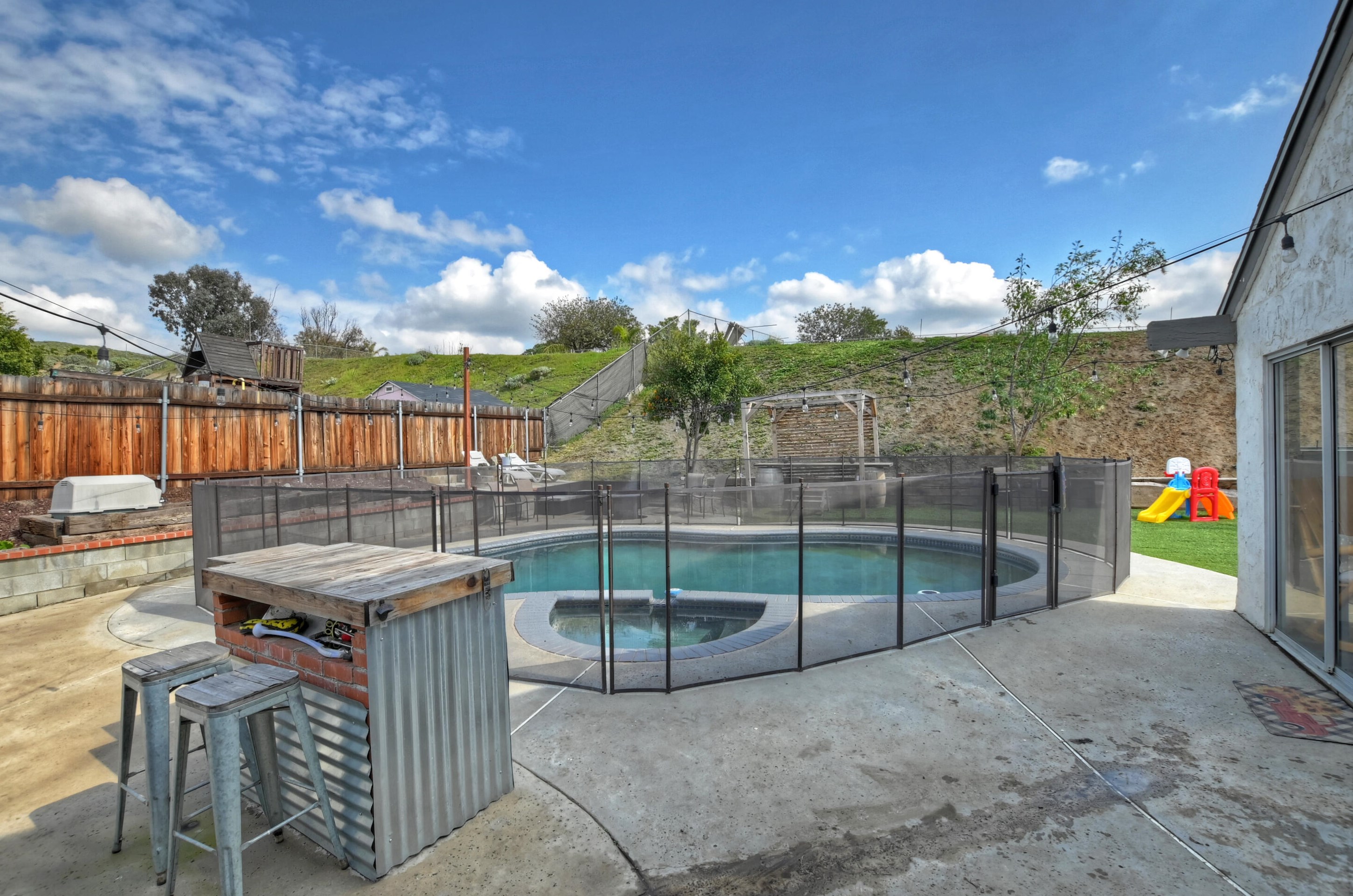 5260 Camino Real, Riverside CA  92509-5408 exterior