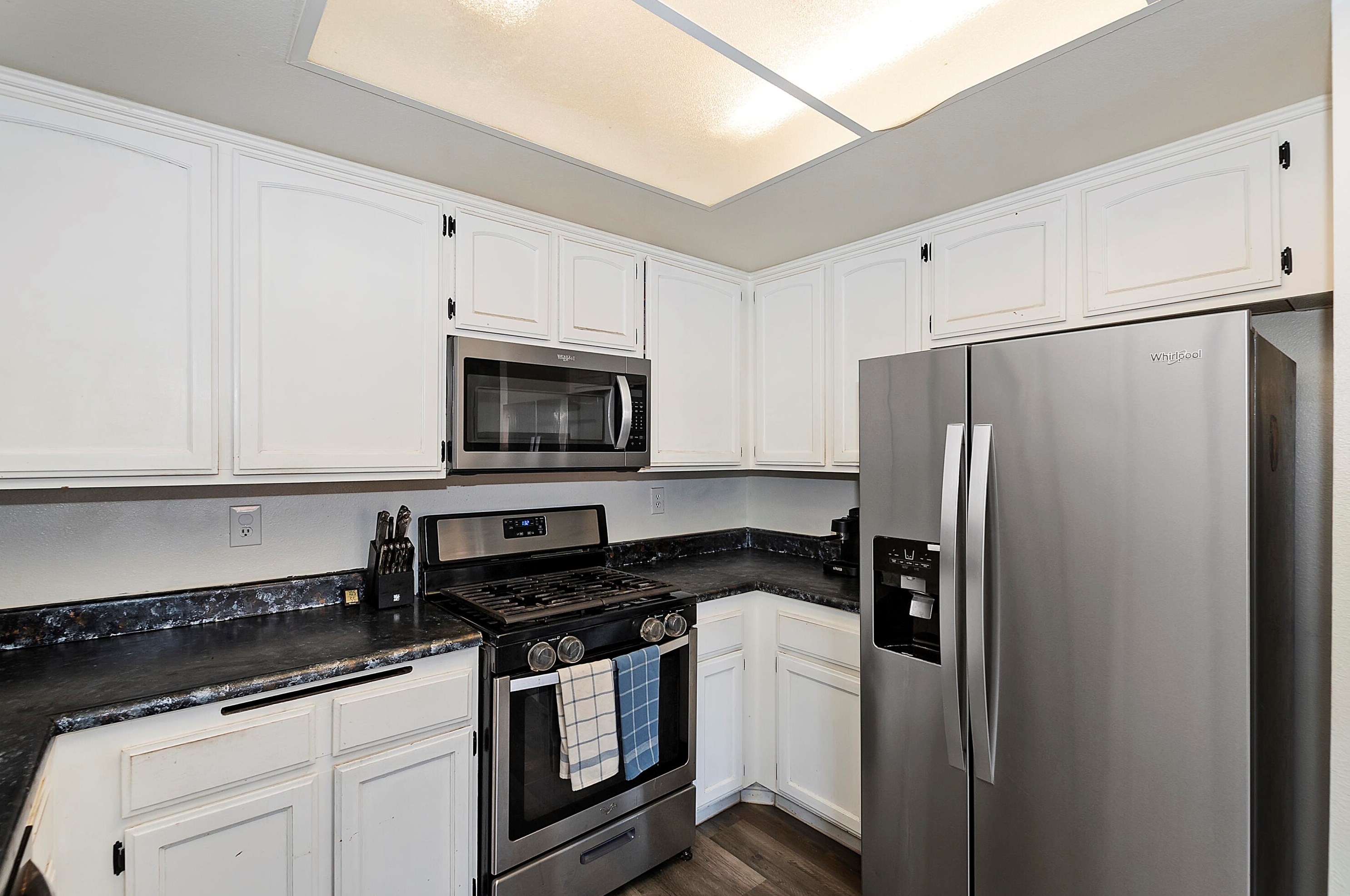 5260 Camino Real, Riverside CA  92509-5408 exterior