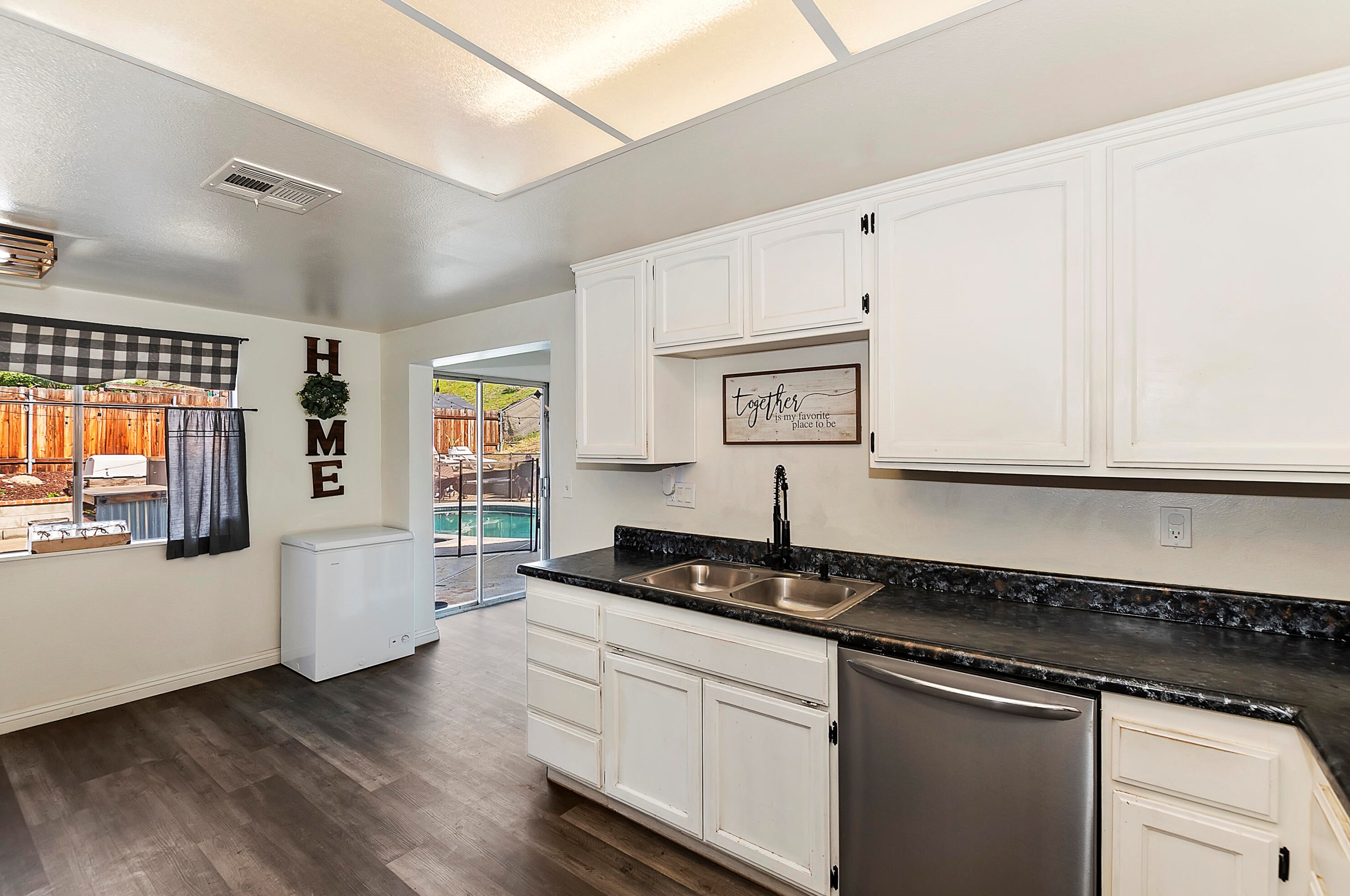 5260 Camino Real, Riverside CA  92509-5408 exterior