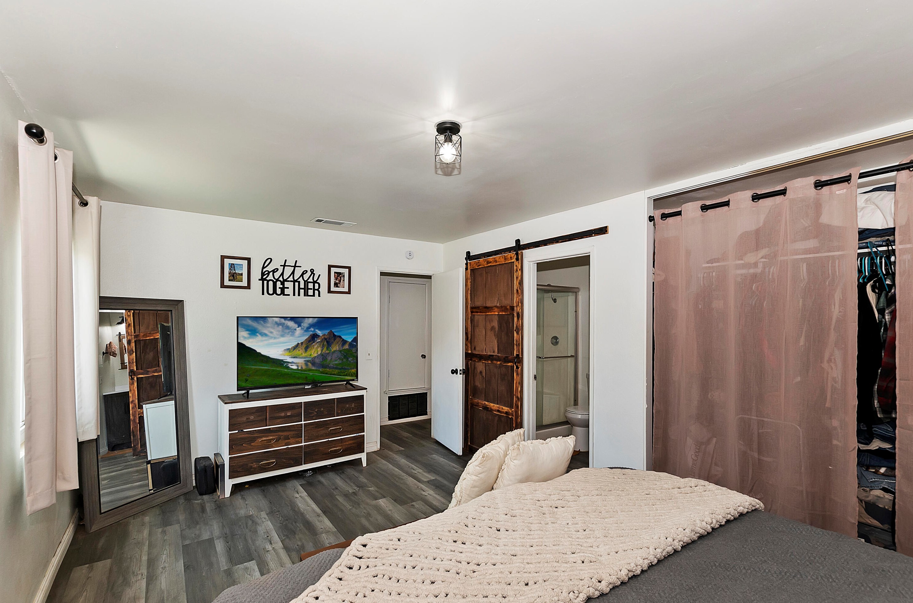 5260 Camino Real, Riverside CA  92509-5408 exterior