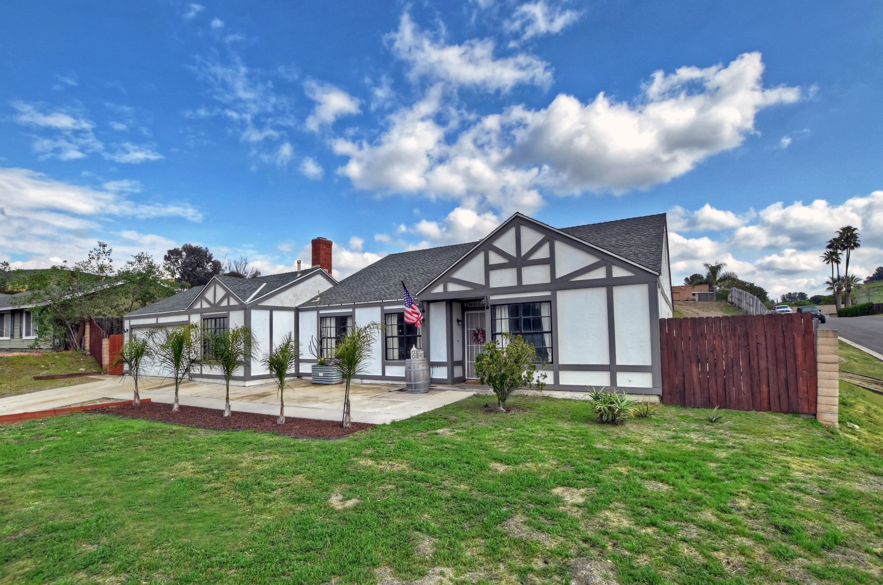 5260 Camino Real, Riverside CA  92509-5408 exterior