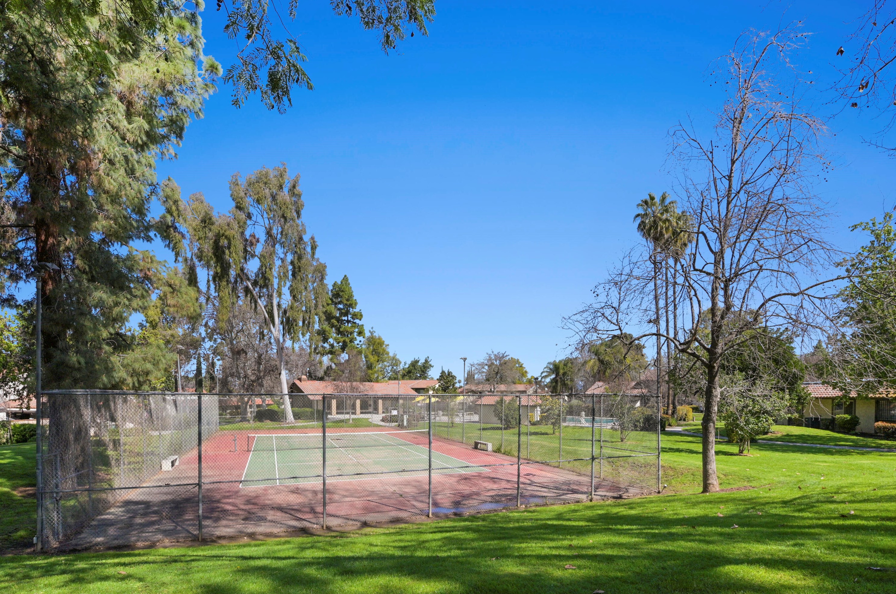 2856 Tropicana Dr, Riverside CA  92504-4282 exterior