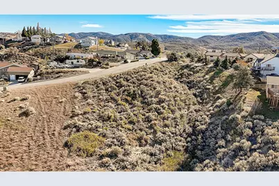 42729 Montello Drive, Green Valley, CA 93532 - Photo 3