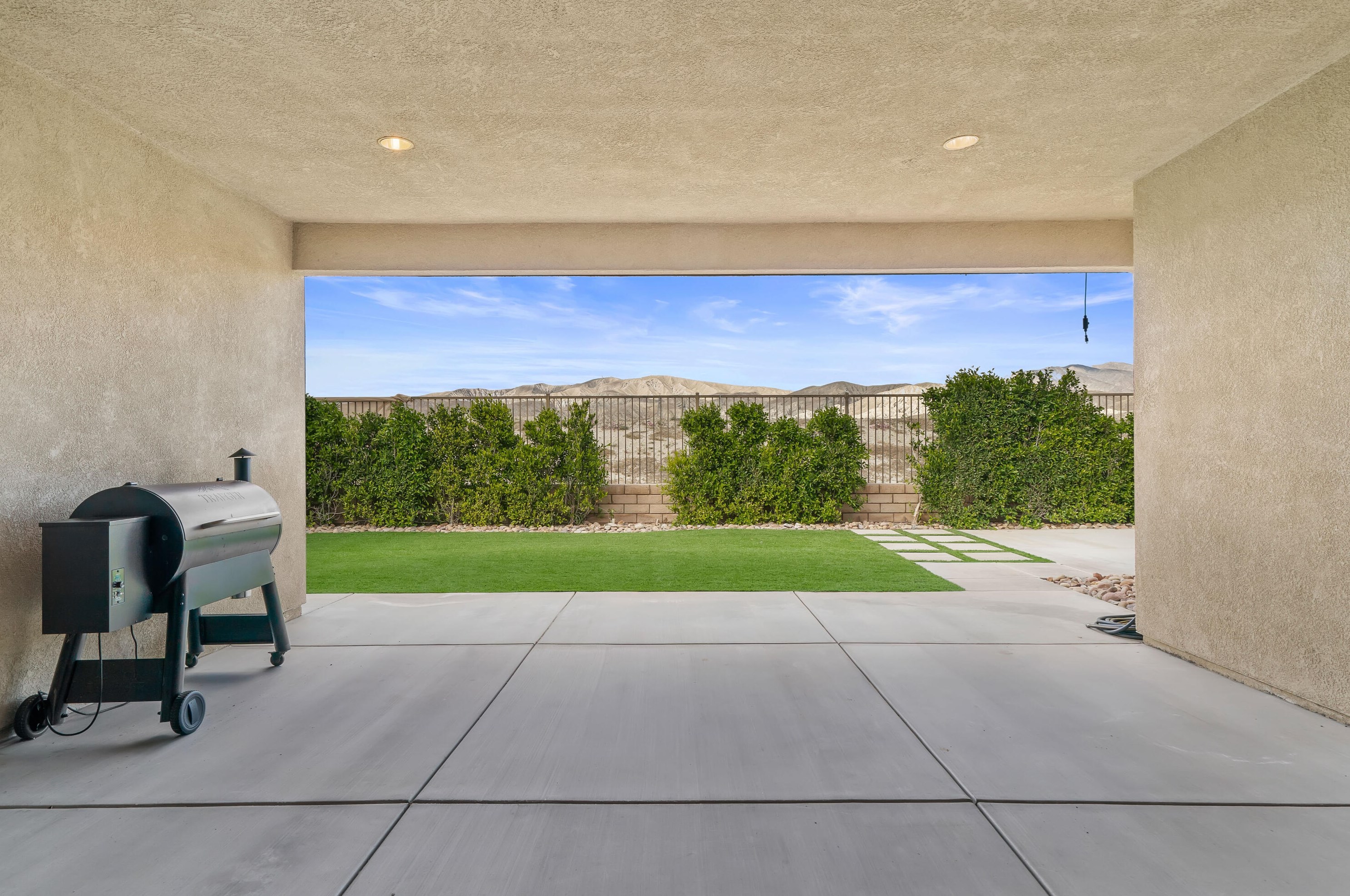 82832 Mount Riley Dr, Indio CA  92203-3893 exterior