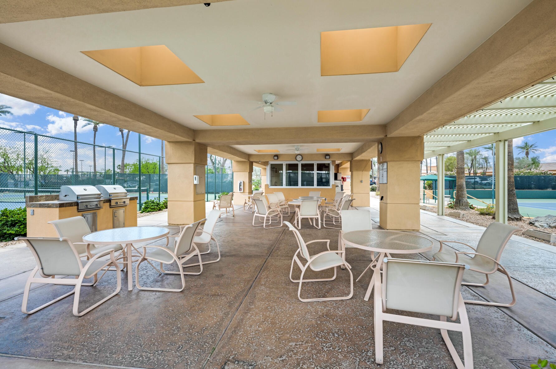 78664 Iron Bark Dr, Palm Desert CA  92211-2628 exterior
