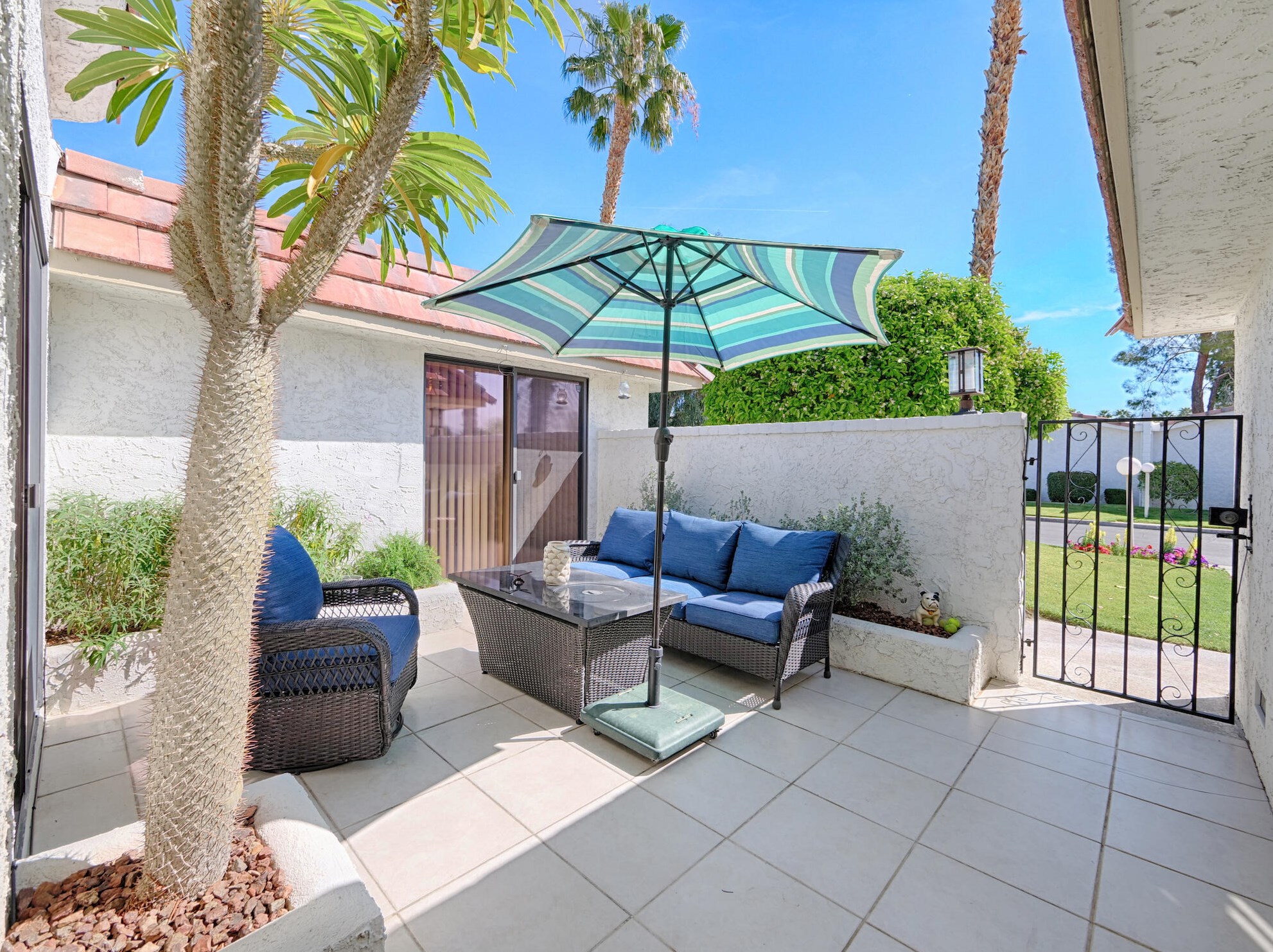 34481 Calle Las Palmas, Cathedral City CA  92234-6763 exterior