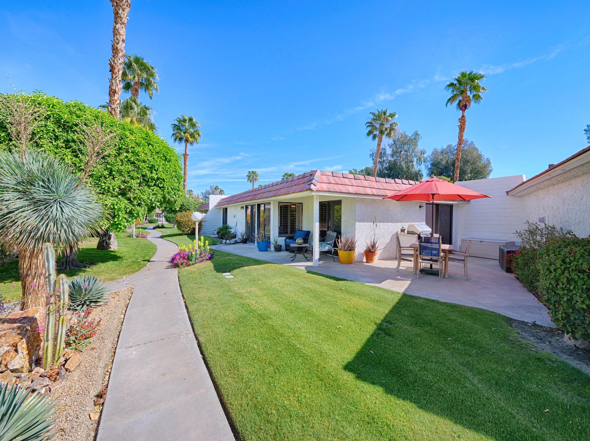34481 Calle Las Palmas, Cathedral City CA  92234-6763 exterior
