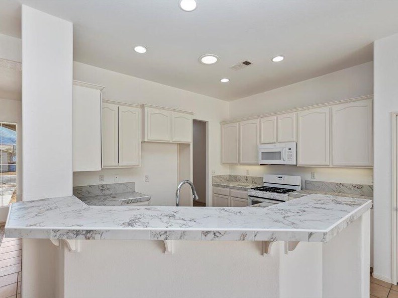 13710 Hacienda Heights Dr, Desert Hot Springs CA  92240-6584 exterior