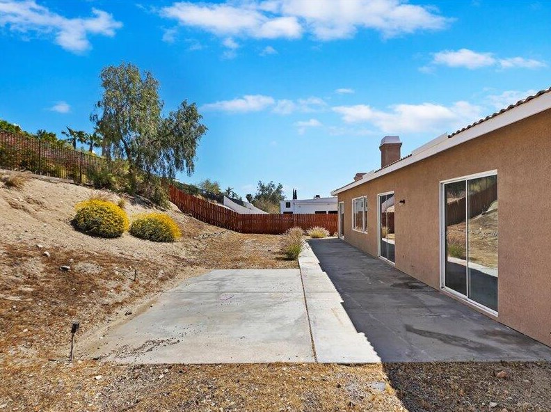 13710 Hacienda Heights Dr, Desert Hot Springs CA  92240-6584 exterior