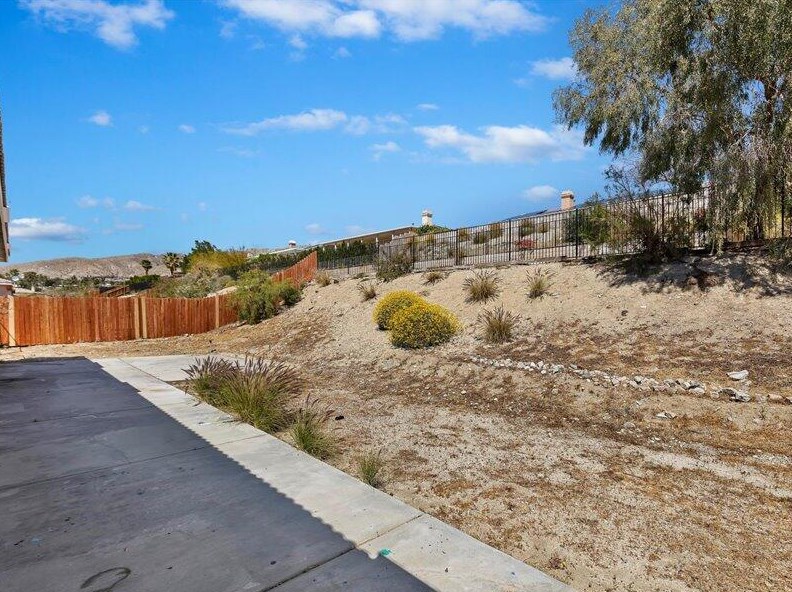 13710 Hacienda Heights Dr, Desert Hot Springs CA  92240-6584 exterior