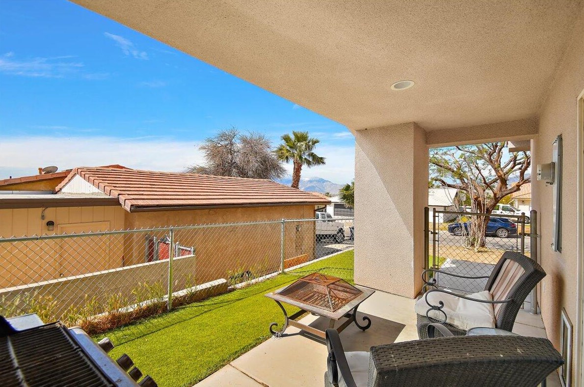 9056 Calle Barranca, Desert Hot Springs CA  92240-1639 exterior