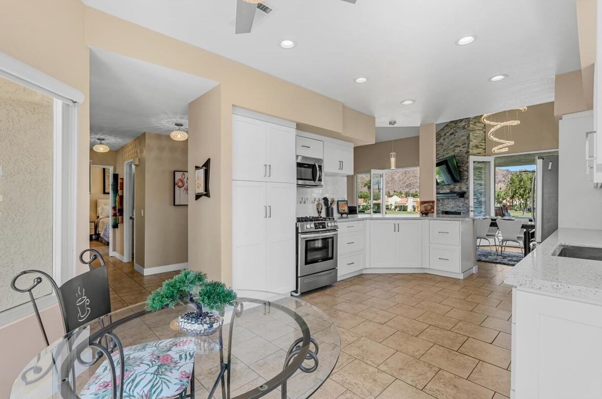 49580 Avenida Vista Bonita, La Quinta CA  92253-2539 exterior