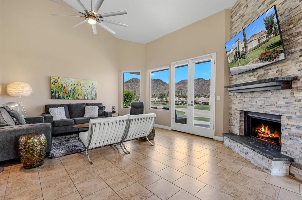 49580 Avenida Vista Bonita, La Quinta CA  92253-2539 exterior