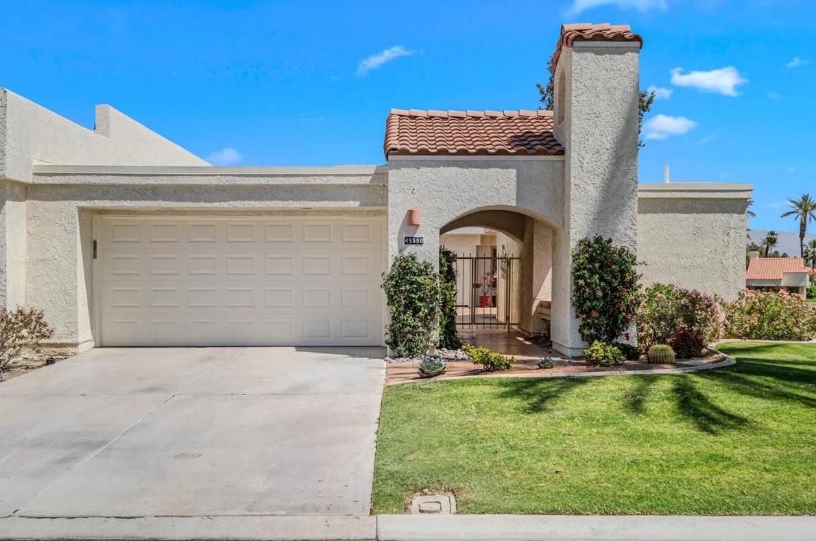49580 Avenida Vista Bonita, La Quinta CA  92253-2539 exterior