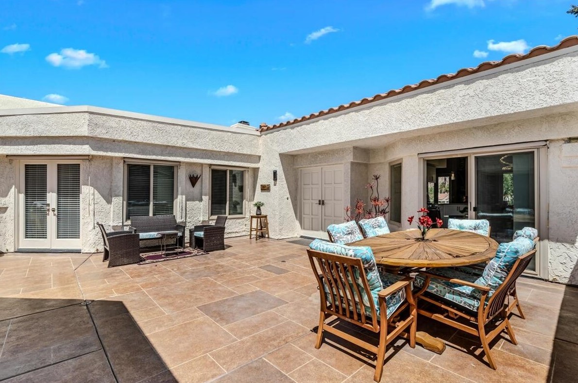 49580 Avenida Vista Bonita, La Quinta CA  92253-2539 exterior