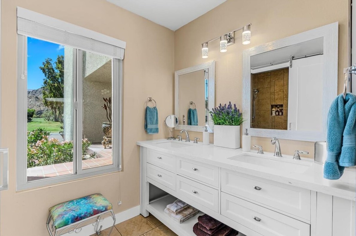 49580 Avenida Vista Bonita, La Quinta CA  92253-2539 exterior