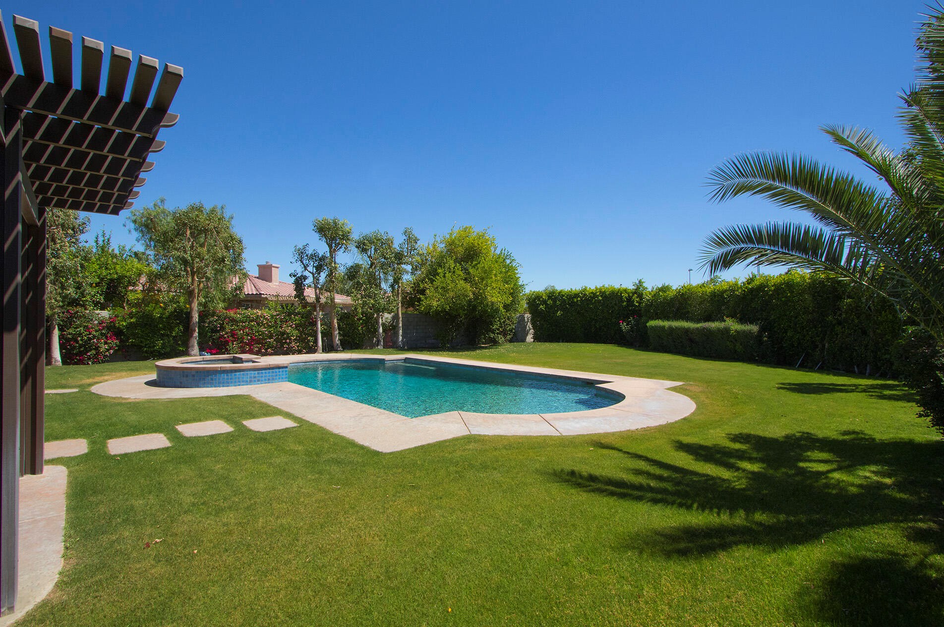 49554 Date Palm Dr, La Quinta CA  exterior