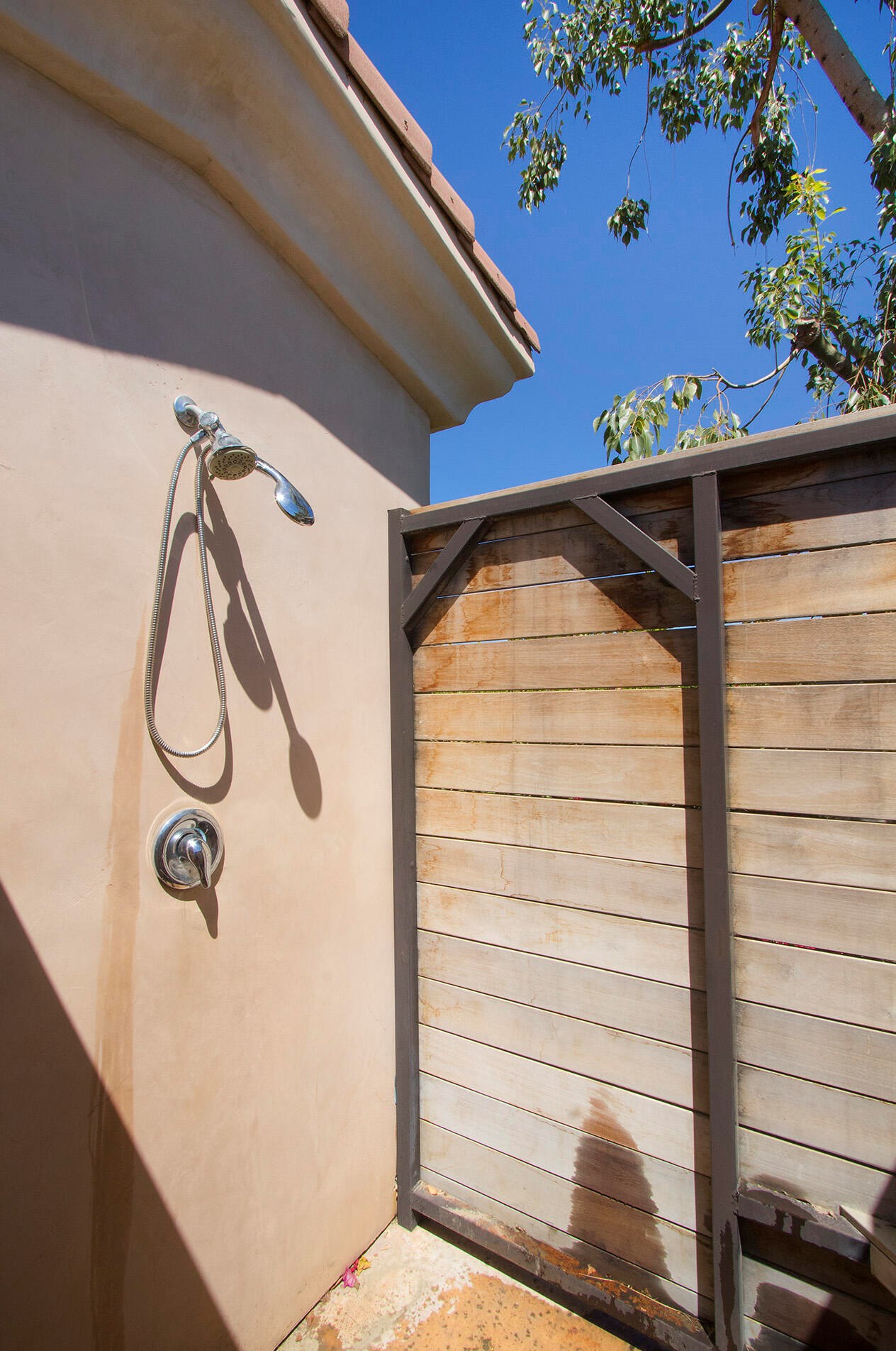 49554 Date Palm Dr, La Quinta CA  exterior