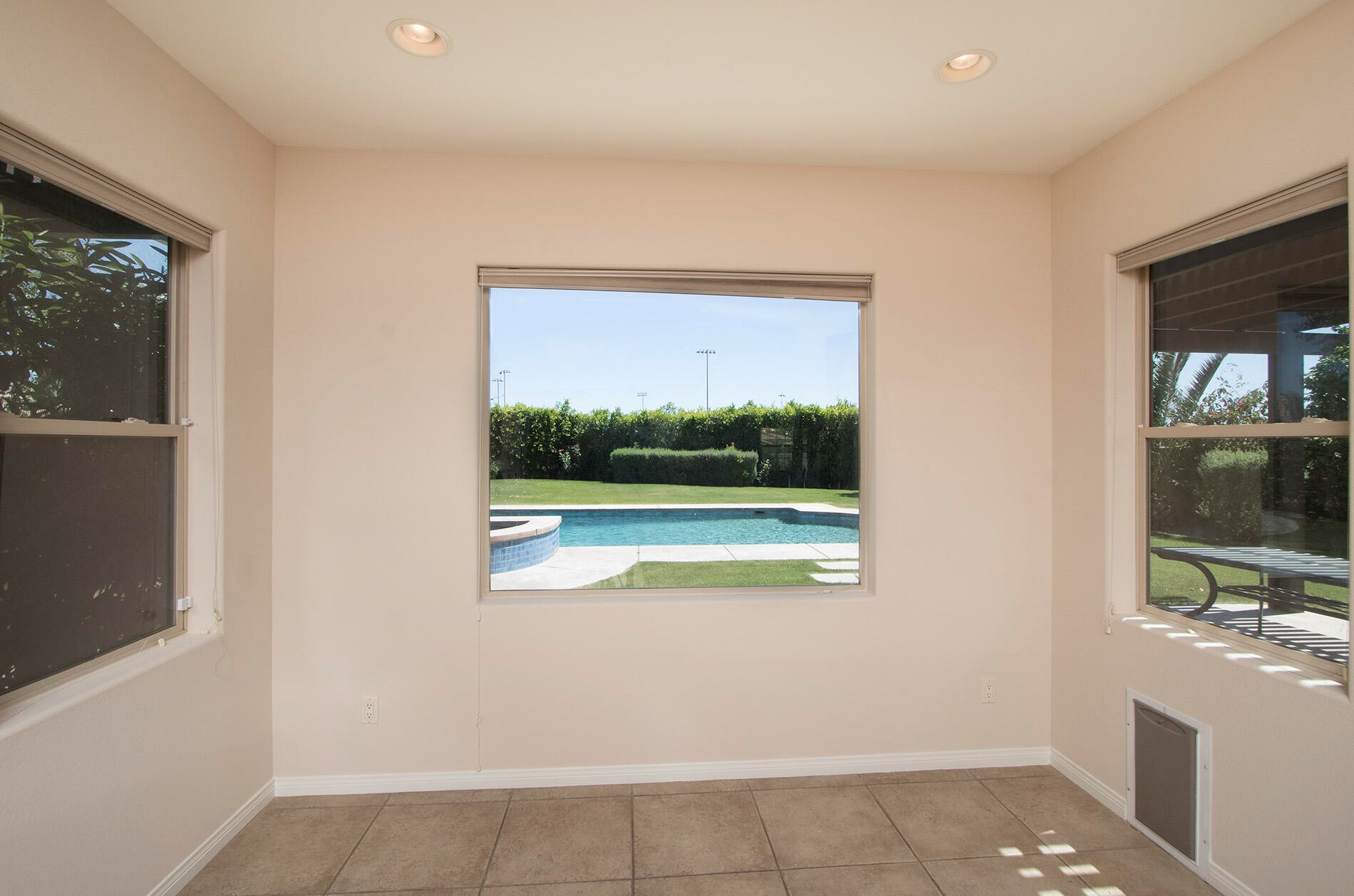 49554 Date Palm Dr, La Quinta CA  exterior