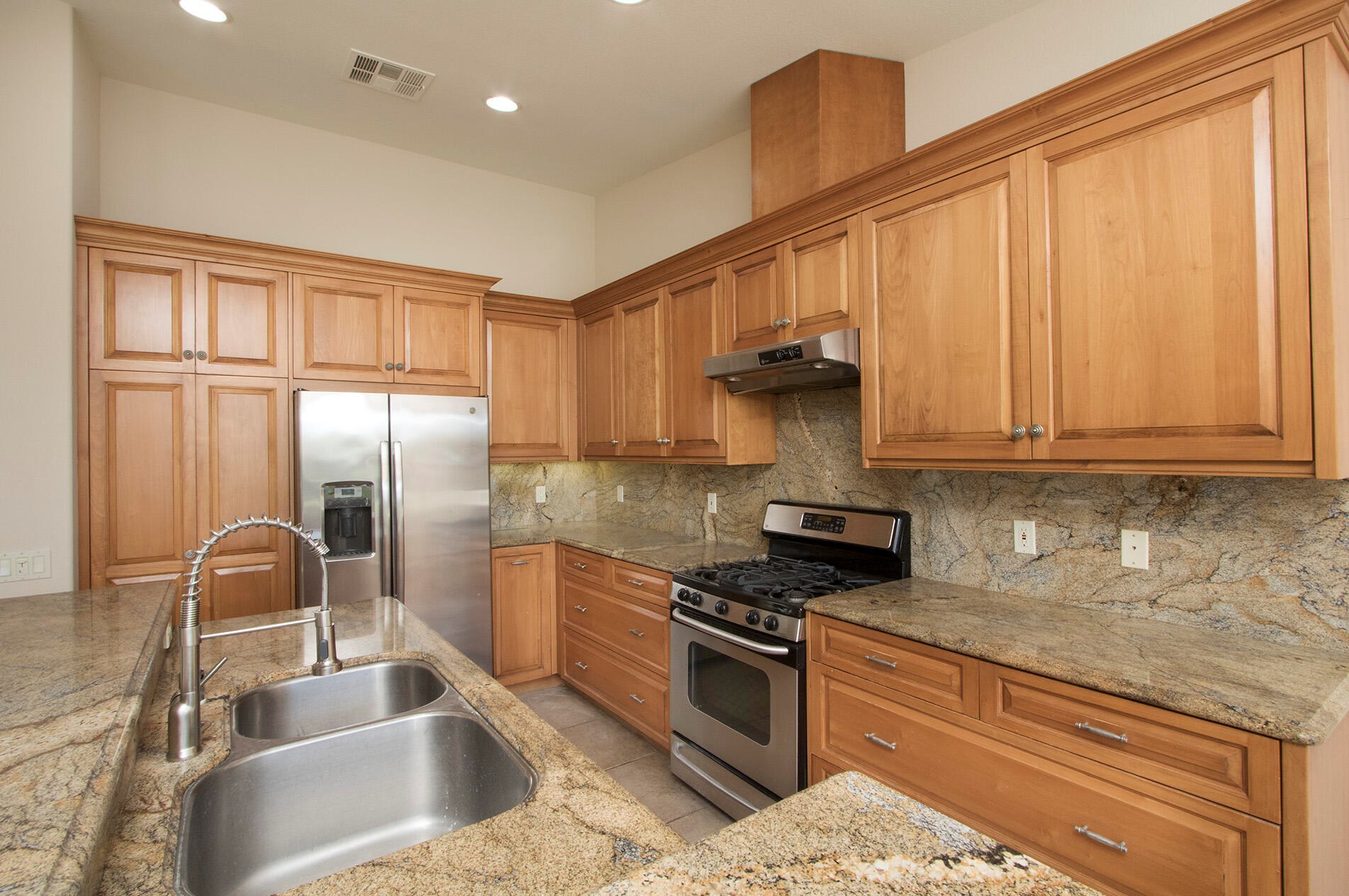 49554 Date Palm Dr, La Quinta CA  exterior