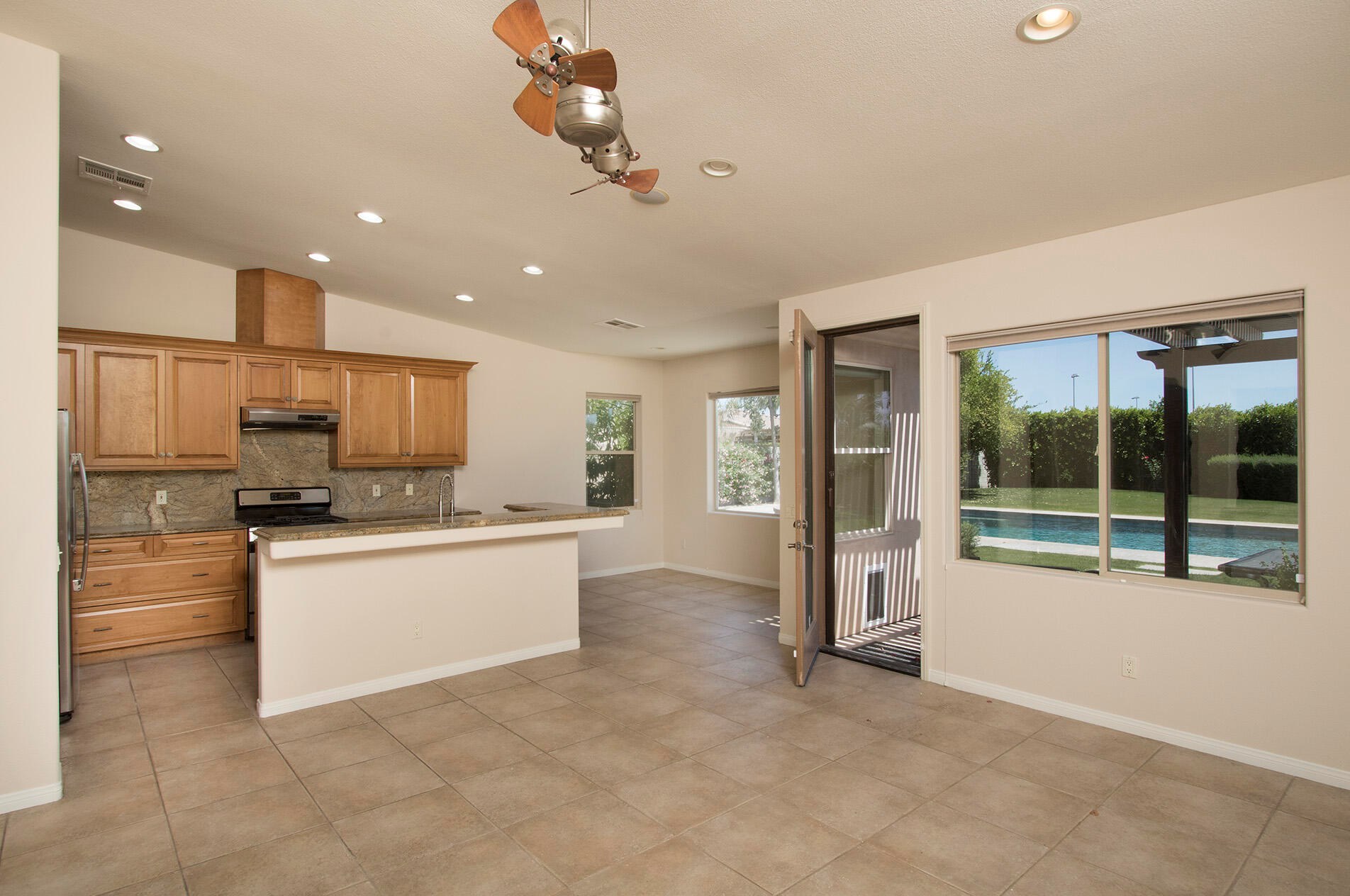 49554 Date Palm Dr, La Quinta CA  exterior