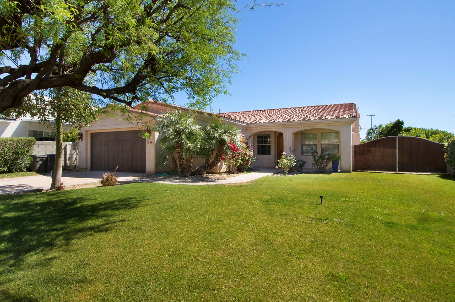 49554 Date Palm Dr, La Quinta CA  exterior