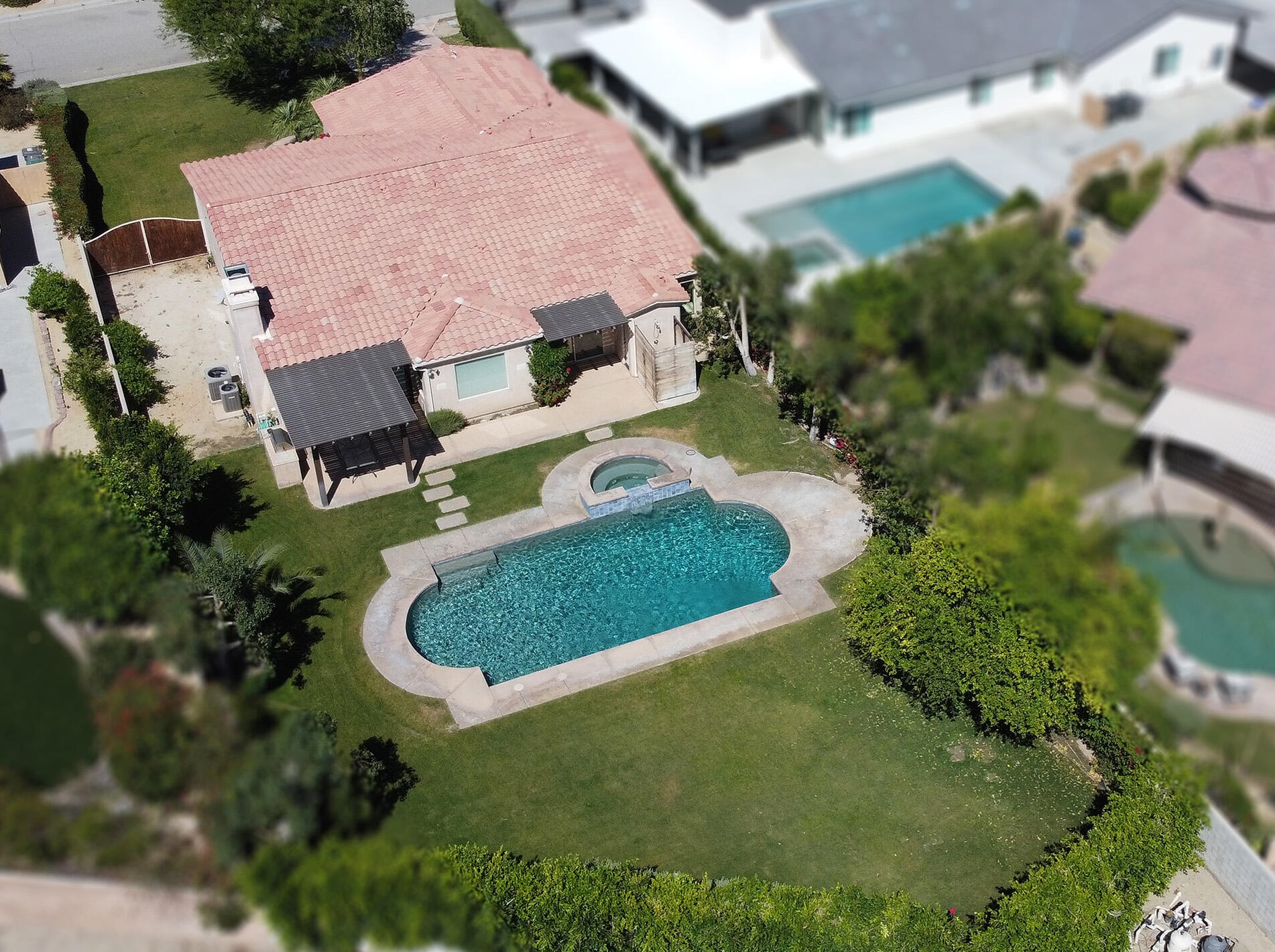 49554 Date Palm Dr, La Quinta CA  exterior