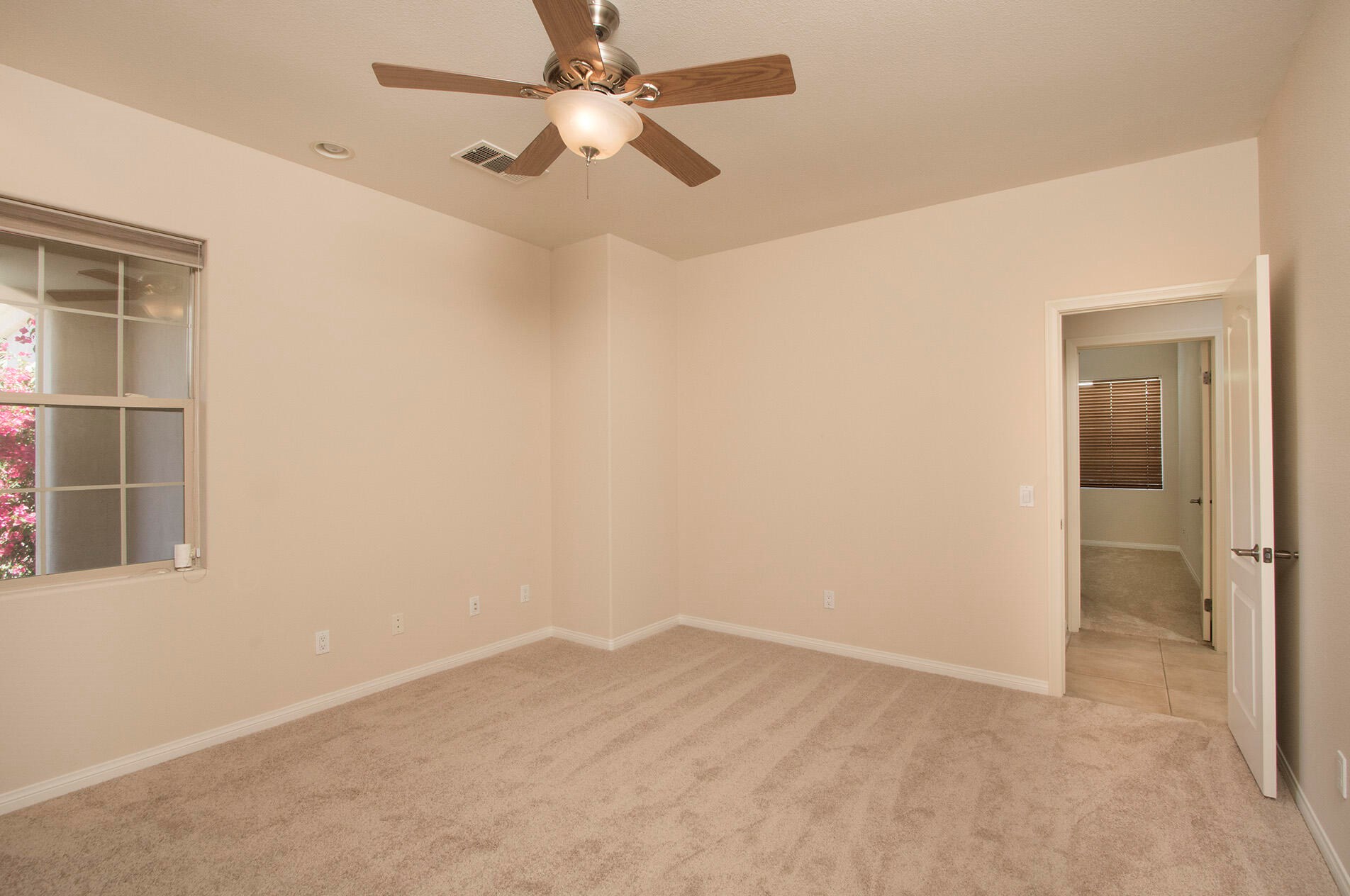 49554 Date Palm Dr, La Quinta CA  exterior