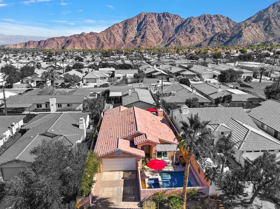 53360 Avenida Juarez, La Quinta CA  92253-3495 exterior