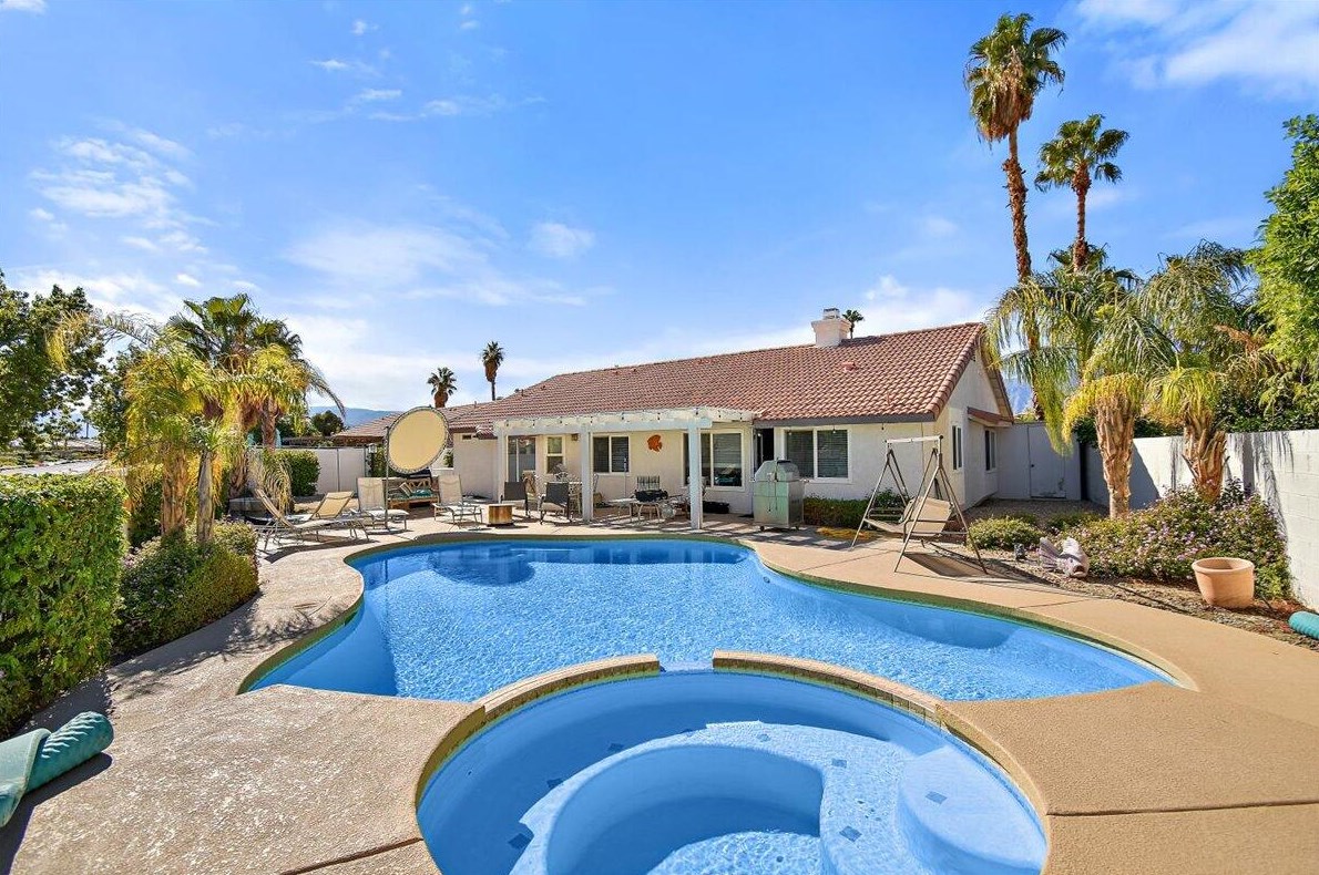 30648 Bloomsbury Ln, Cathedral City CA  92234-2581 exterior