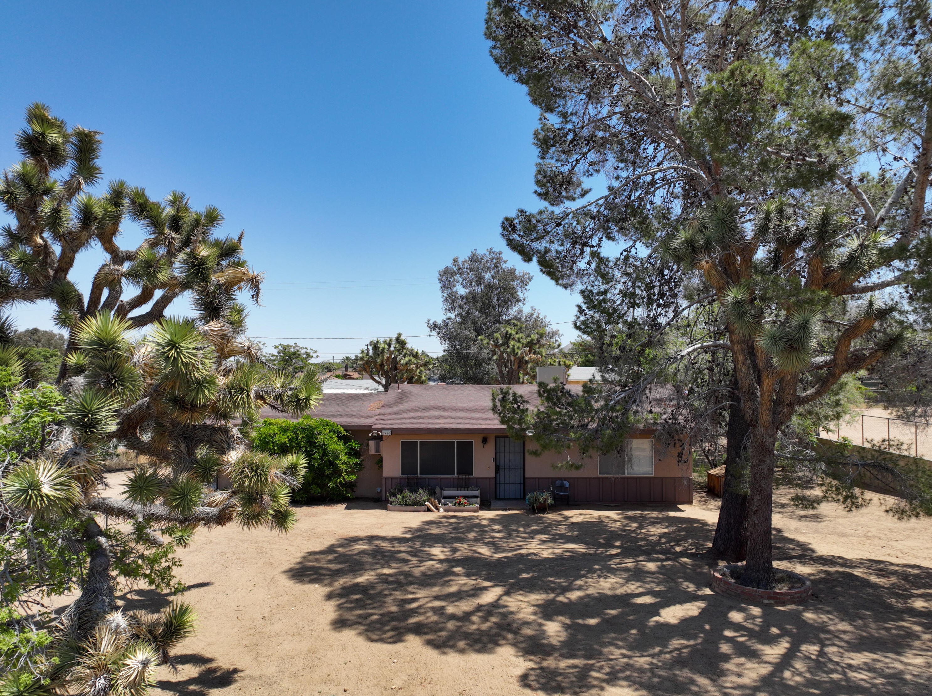 7403 Condalia Ave, Yucca Valley CA 92284-3723 exterior