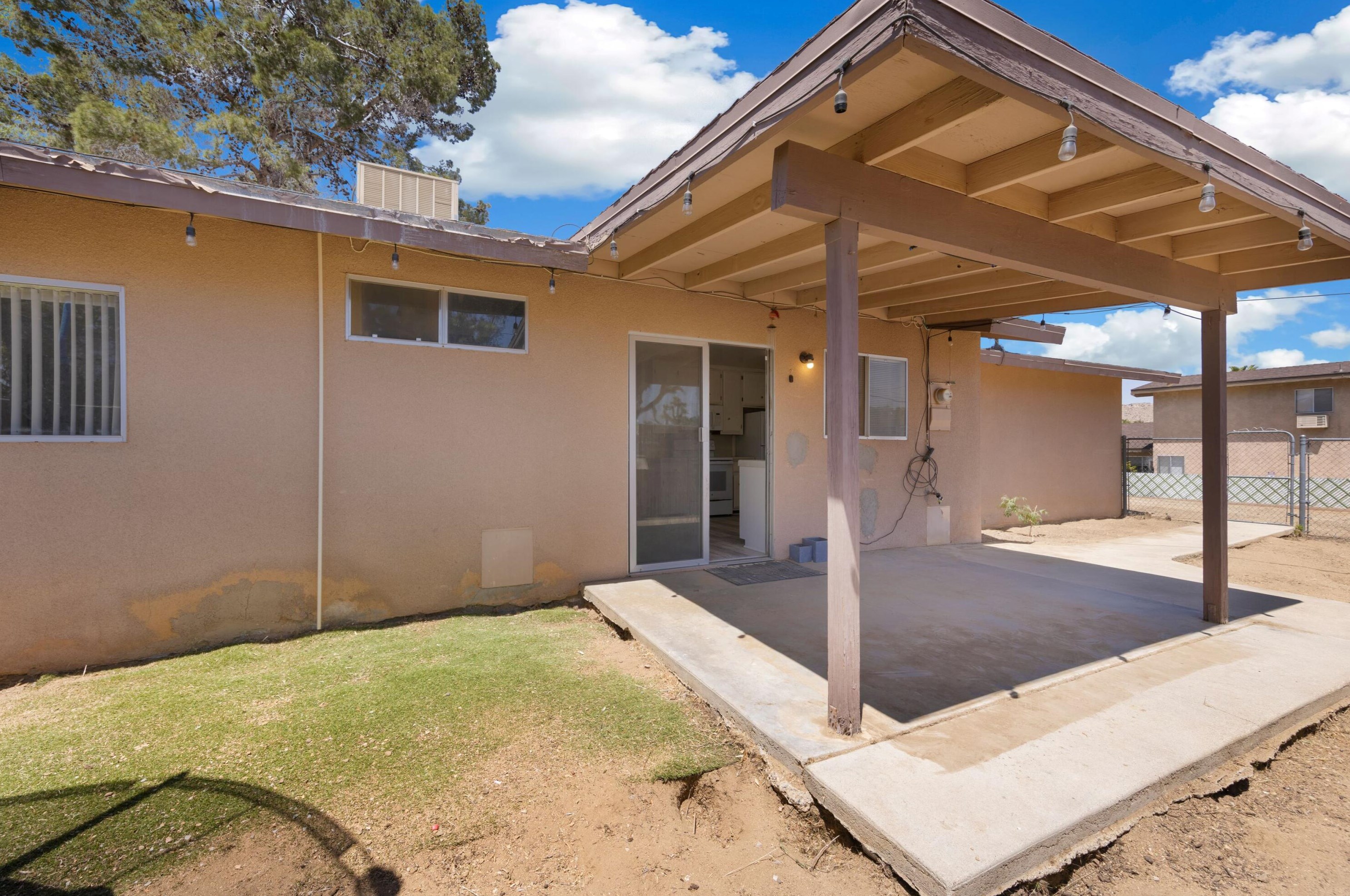 7403 Condalia Ave, Yucca Valley CA 92284-3723 exterior