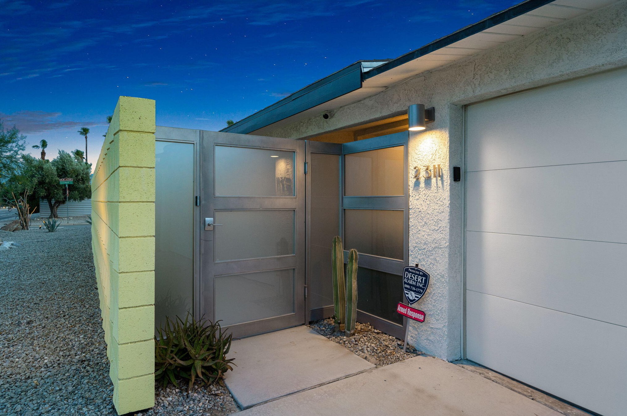 2311 Avenida Caballeros, Palm Springs CA  92262-3307 exterior
