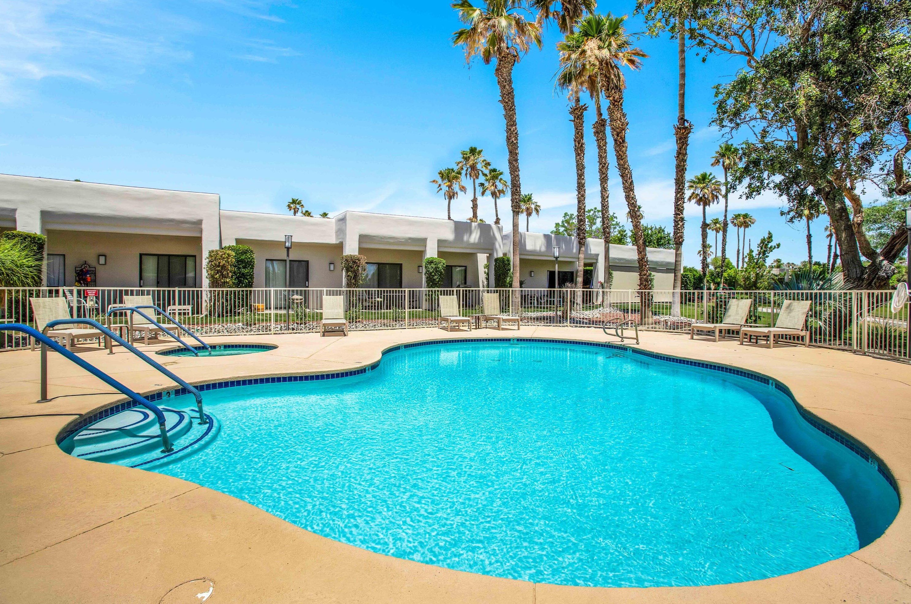 67154 Chimayo Dr, Cathedral City CA  92234-7448 exterior