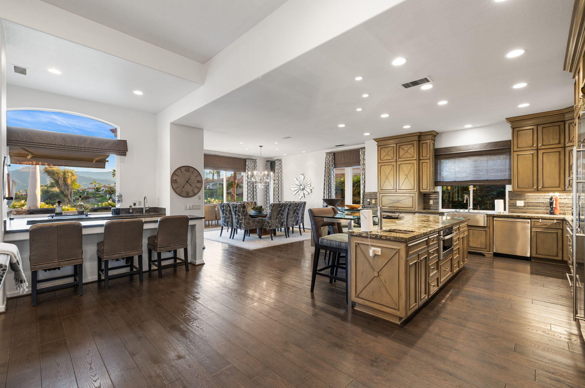 161 Tomahawk Dr, Palm Desert CA  92211-8949 exterior