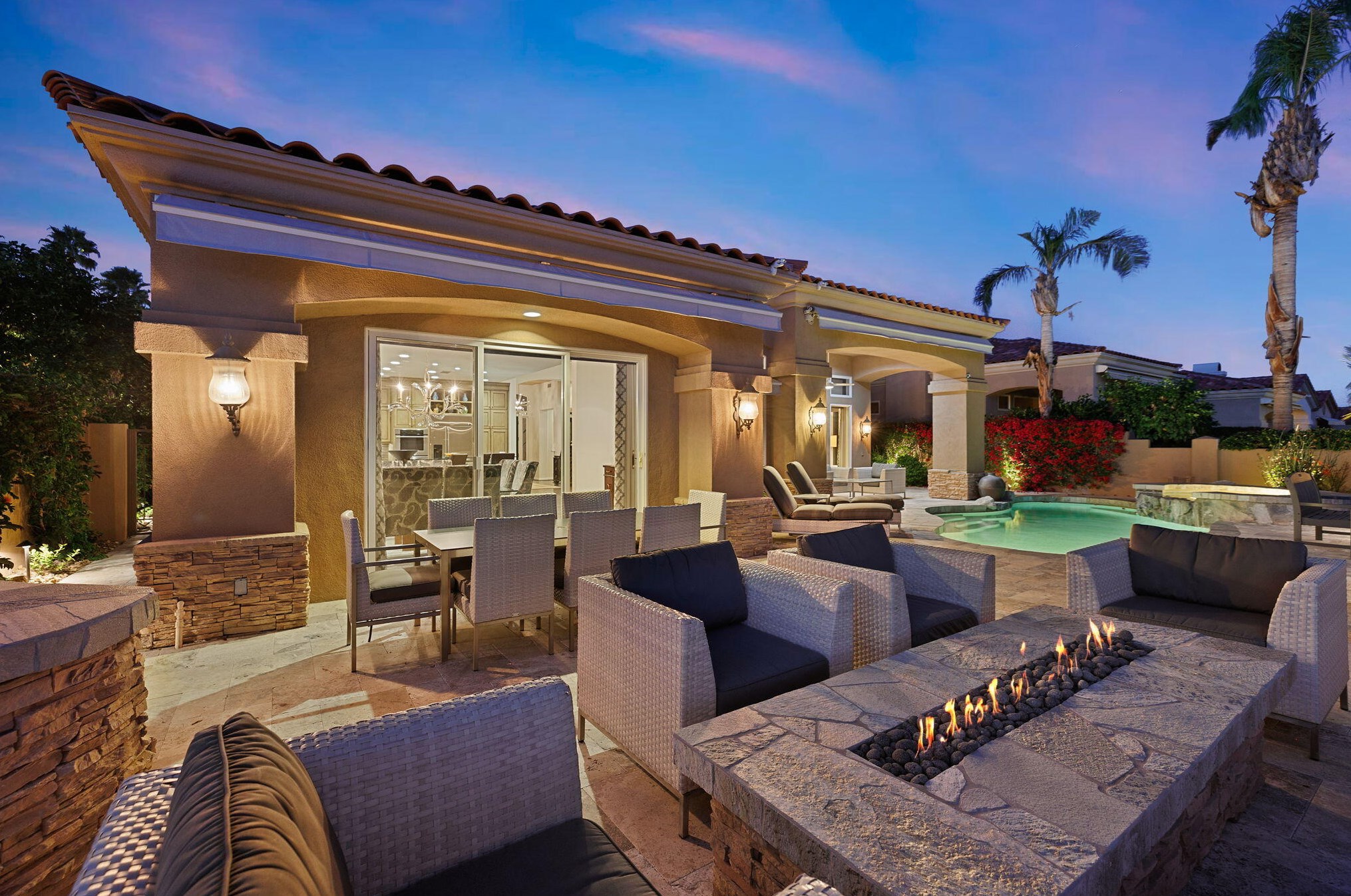 161 Tomahawk Dr, Palm Desert CA  92211-8949 exterior