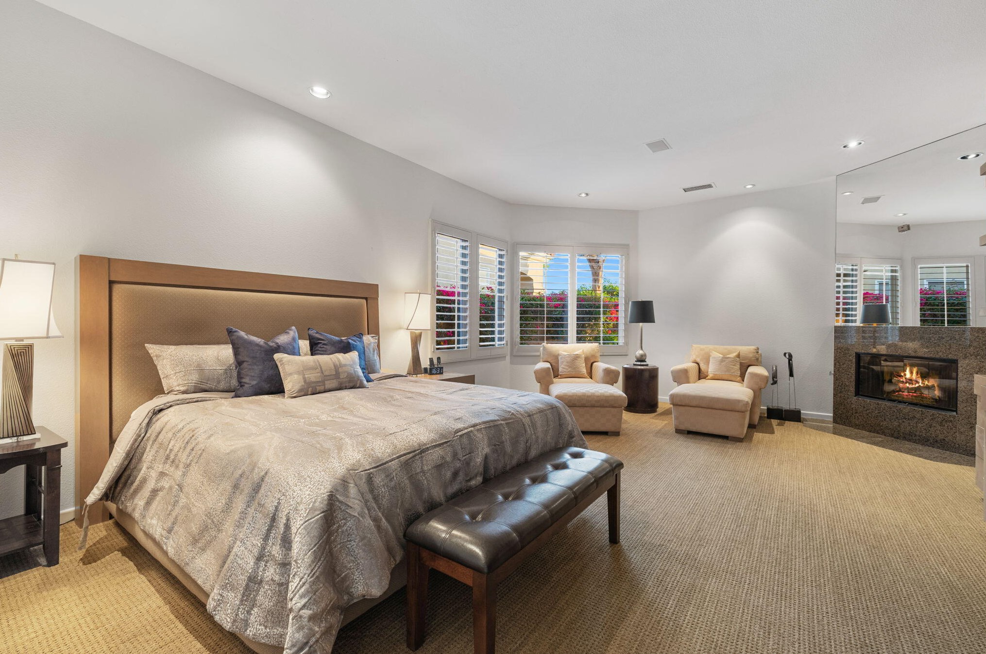 161 Tomahawk Dr, Palm Desert CA  92211-8949 exterior