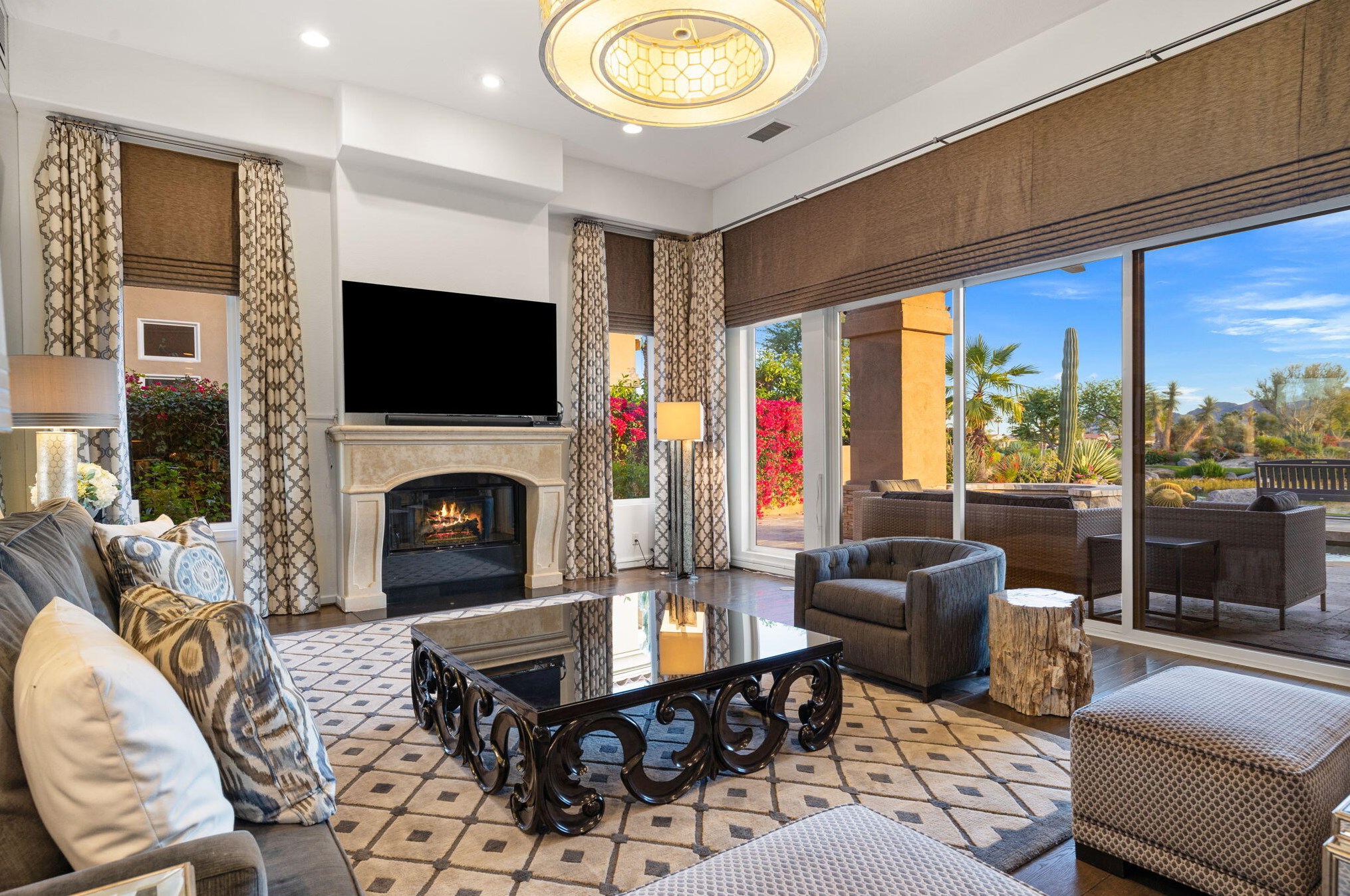 161 Tomahawk Dr, Palm Desert CA  92211-8949 exterior