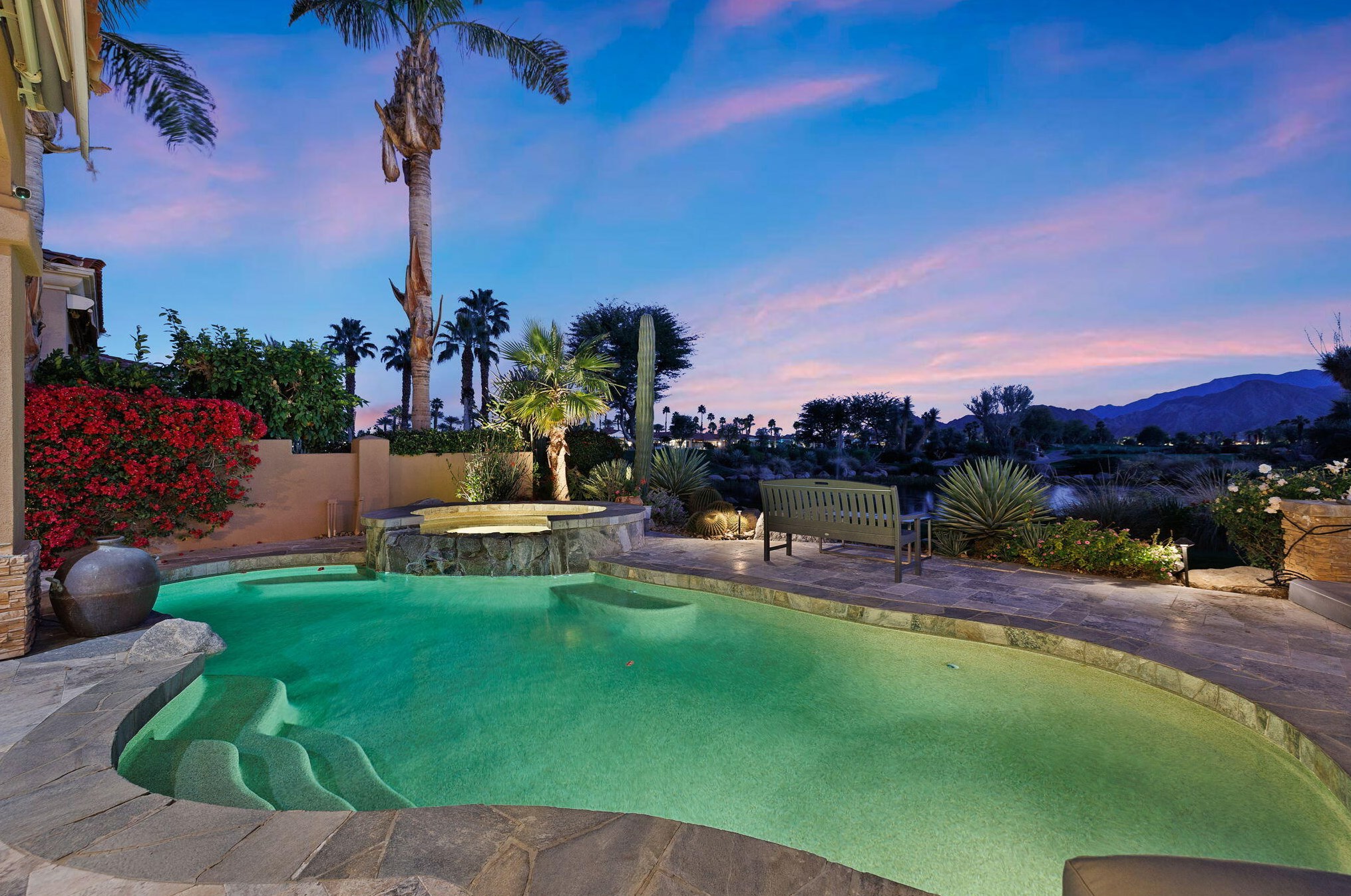 161 Tomahawk Dr, Palm Desert CA  92211-8949 exterior