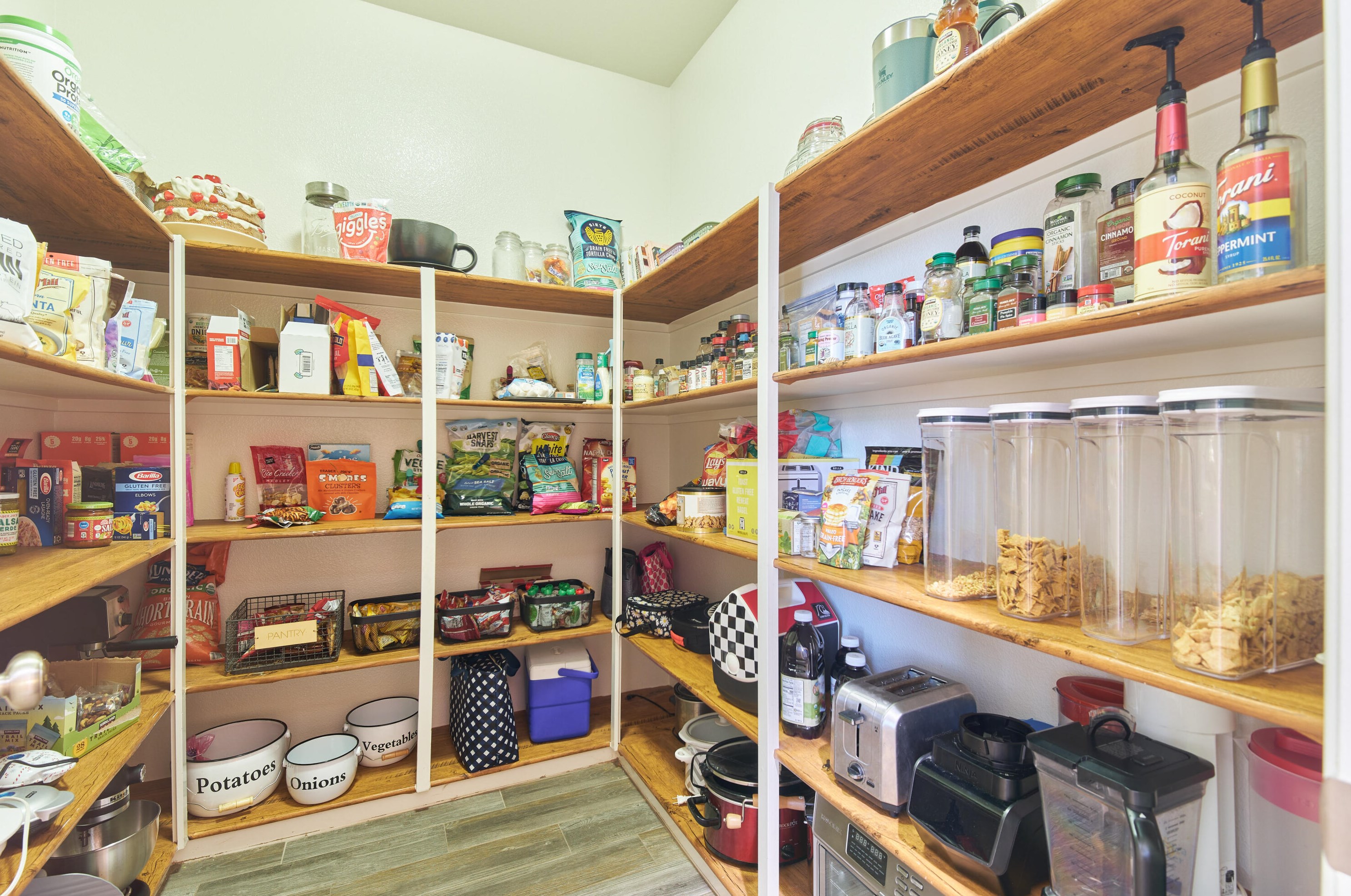 11354 Demaret Dr, Beaumont CA  92223-7430 exterior