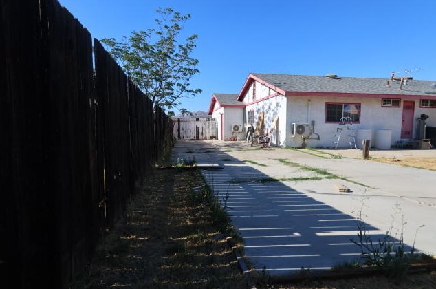 25327 Sugar Hill Rd, Moreno Valley CA 92553-4346 exterior