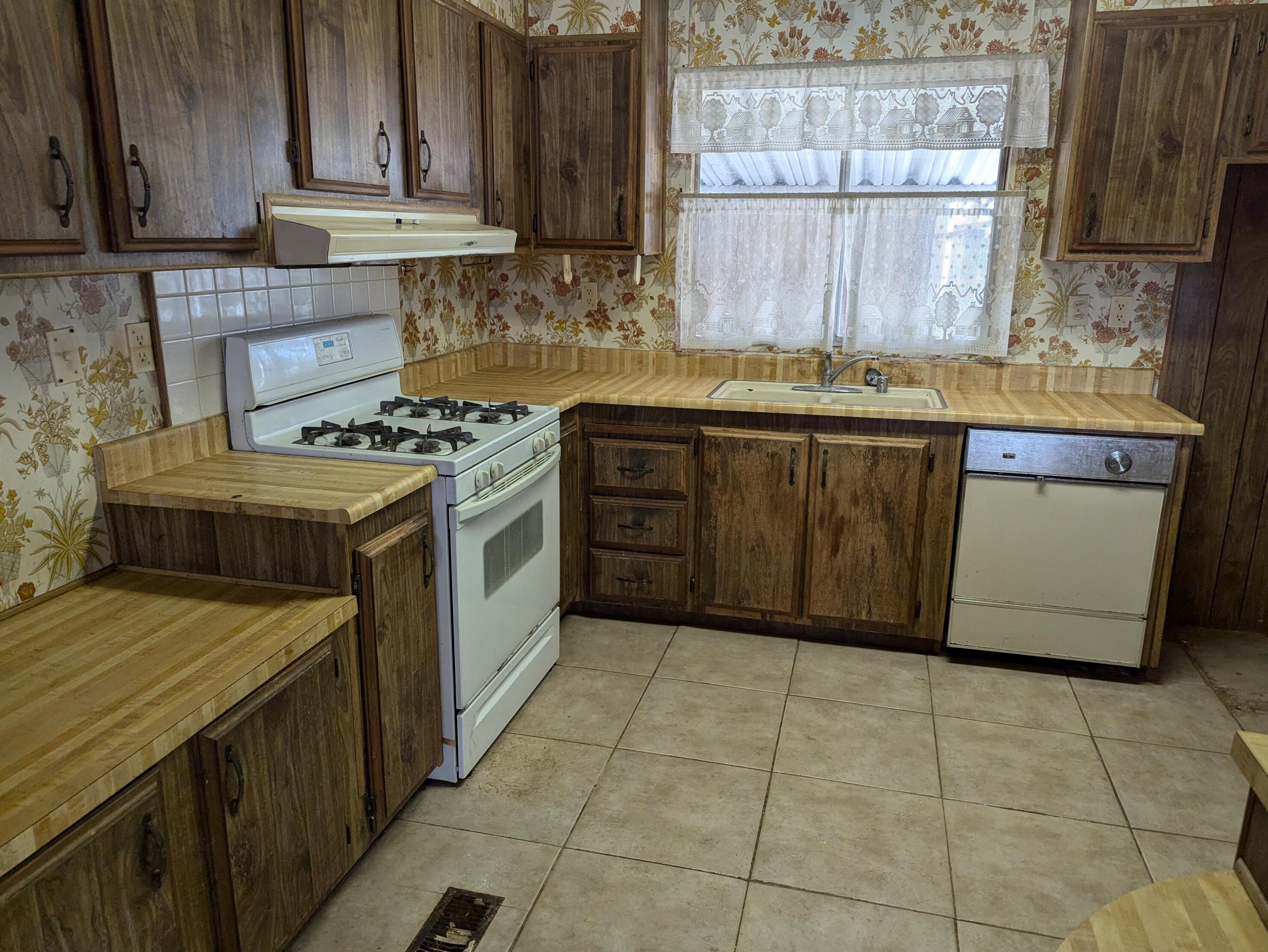 14777 Palm Dr, Desert Hot Springs CA  92240-2534 exterior