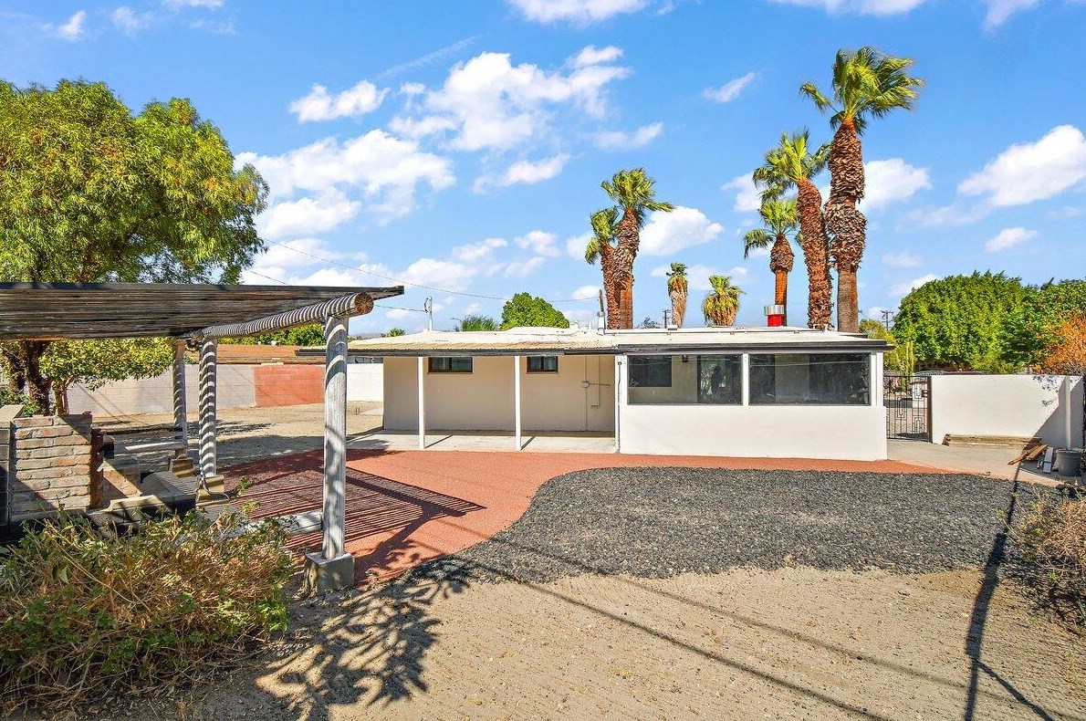 30557 San Antonio Dr, Cathedral City CA  92234-6077 exterior