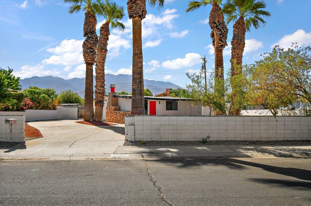 30557 San Antonio Dr, Cathedral City CA  92234-6077 exterior