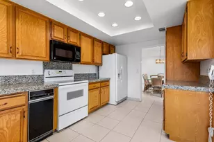 35801 Paseo Circulo W, Cathedral City, CA 92234 - Photo 11