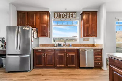 23481 Holeman Way, Desert Hot Springs, CA 92241 - Photo 7